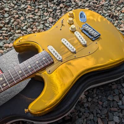 1993 Fender Stratocaster 40th Anniversary Aluminum Anodized Gold Body Limited Edition RARE! image 8