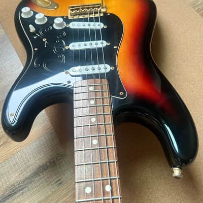 2006 Fender Stevie Ray Vaughan Stratocaster SRV Pau Ferro Fretboard Three-Color Sunburst image 4