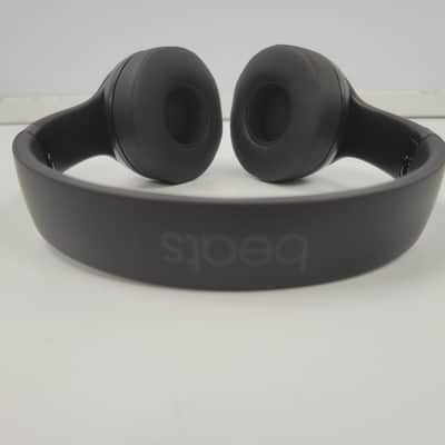 Beats Solo 3 Headphones image 4