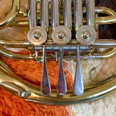 Used York Single French Horn 3 Valve F Key With Case And Mouthpiece (See Video) image 5