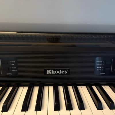 Rhodes MK8 73-Key Electric Piano with Rhodes Flight Case image 8