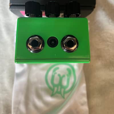 Walrus Audio Monument Harmonic Tap Tremolo V2 Limited Edition Neon image 3