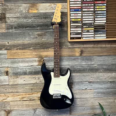 (17043) Unbranded Black Strat Style image 1