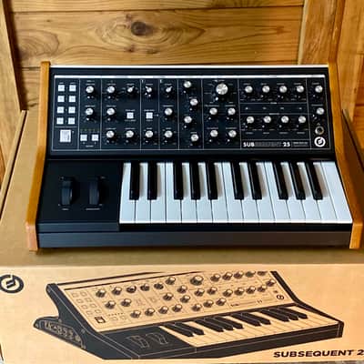 Moog Subsequent 25 Analog Synth 2025 - Black