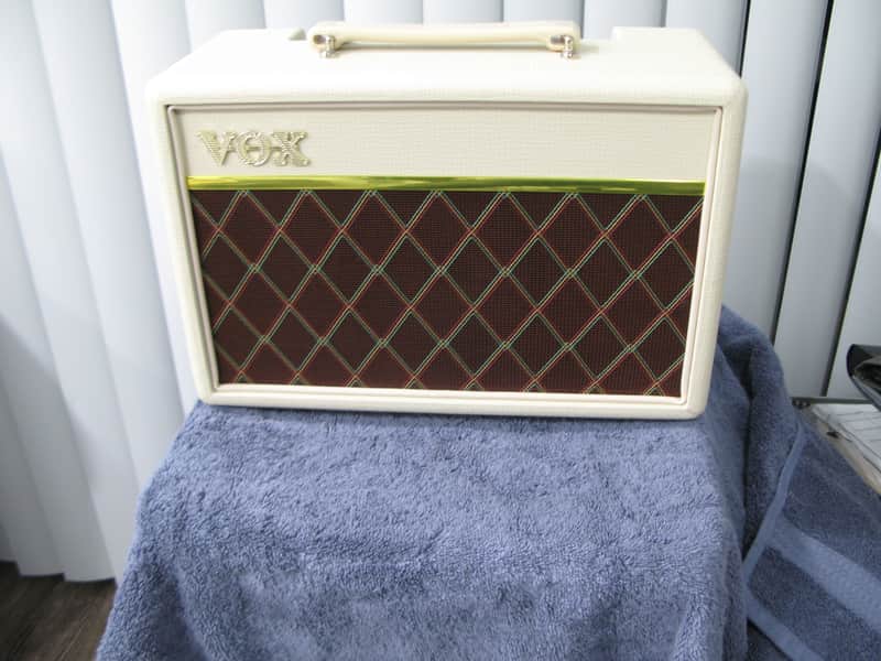 Vox Pathfinder 10 Guitar Amp 2025 - White image 1