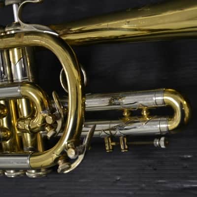 Corneta Bach Stradivarius 37 Corporation lacada en buen estado. image 10