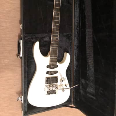 Caparison Dellinger-CA  [Christopher Amott] 2008 Pro white image 1