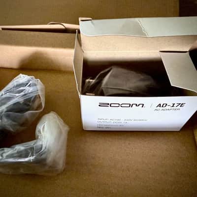 Zoom R8 Recorder: Interface: Controller: Sampler backing tracks image 4