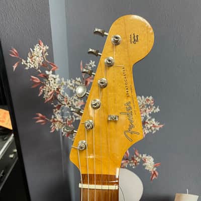 Fender Vintera '60s Stratocaster with Pau Ferro Fretboard 2019 - 2023 - Surf Green image 4