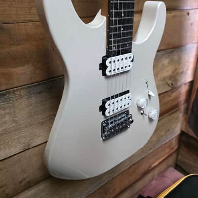 Charvel Pro-Mod Plus Dinky® DK24 HH 2PT E - Celestial Silk w/ Gig Bag image 3