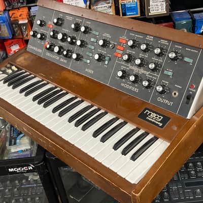 Vintage - Moog Minimoog Model D - Monophonic Synthesizer 1972 - SERVICED