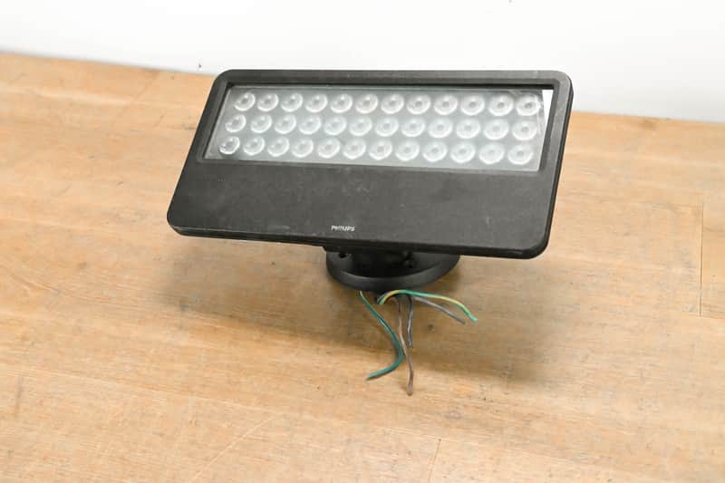 Philips iW Blast Powercore 21° Frosted Lens LED Fixture - Black CG011P4 image 1