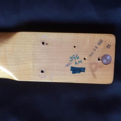 VERY RARE G&L L5000 sickle head neck 1991 image 4