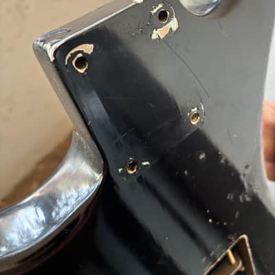 MJT Stratocaster body vintage style SSS - Black nitro over surf green metallic partsCaster project image 12