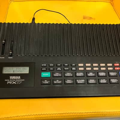 Yamaha  RX-17 1980s - Black Drum Rhythm Programmer