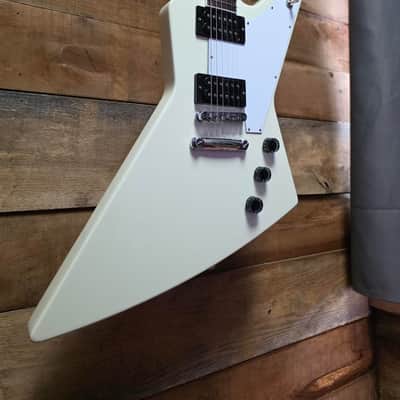 Gibson USA 70's Explorer - Classic White w/Case image 1