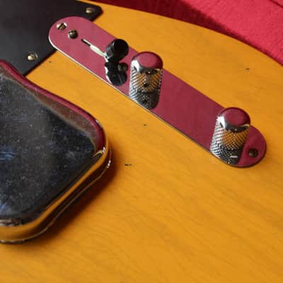 FENDER "Custom Shop 1951 Nocaster Journeyman Relic Aged Nocaster Blonde" HARDCASE, 3, 17 KG imagen 3