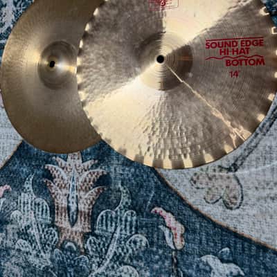 Paiste 14" 2002 Sound Edge Hi-Hat Cymbals (Pair) - Traditional, Used image 2