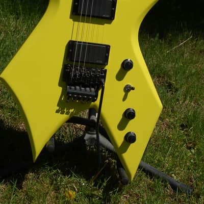 Vintage USA  BC Rich Small body Warlock 1987 Yellow image 2