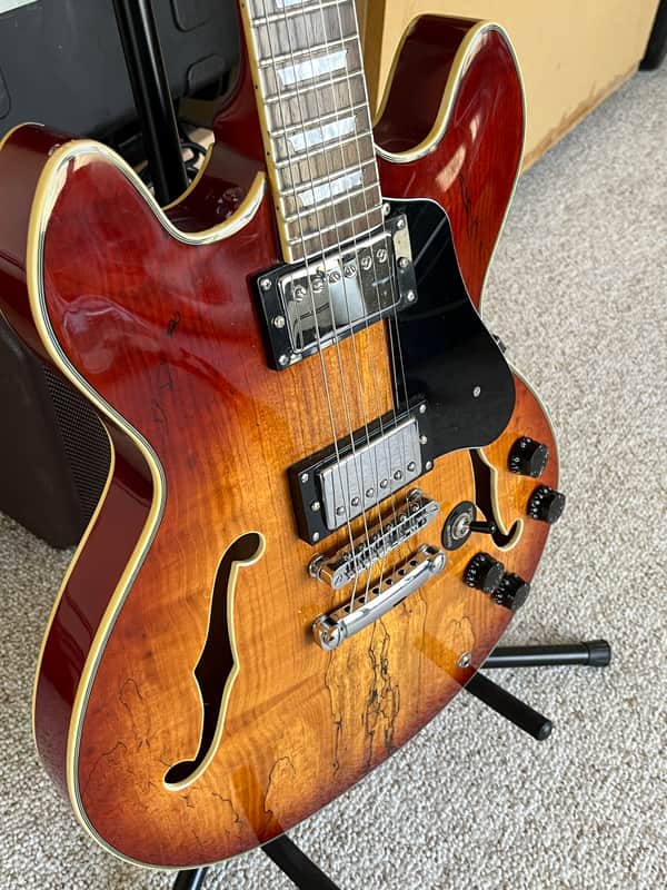 Firefly 335 2021 - Gloss image 1