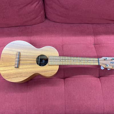Kamaka Curly Hawaiian Koa & Mahogany Concert Ukulele image 1