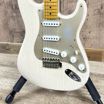 Fender Custom Shop Limited Edition '55 Dual-Mag Stratocaster 2019 Ash Body Trans White Relic image 5