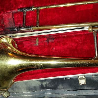 Holton Collegiate Trombone, with case and mouthpiece, USA. Acceptable condition image 10