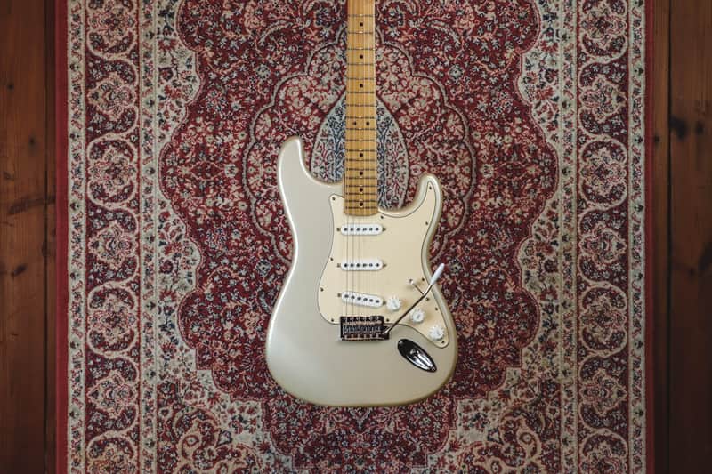 Fender 60th Anniversary Stratocaster 2006 - Blizzard Pearl image 1