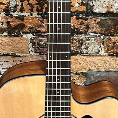 Alvarez AD30CE Artist 30 Dreadnought Acoustic - Natural with Electronics image 6