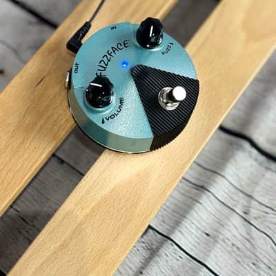 Dunlop FFM3 Jimi Hendrix Signature Fuzz Face Mini 2014 - Present - Light Blue image 2