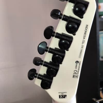 ESP LTD M-1000  Snow White image 6