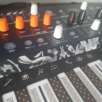 LIKE NEW - Arturia MicroFreak 25-Key Algorithmic Synthesizer - Black image 5