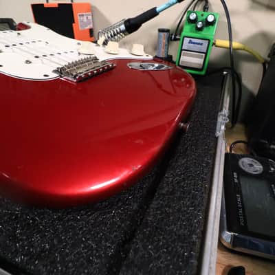1998 Fender Deluxe Powerhouse Stratocaster Electric Guitar Red image 25