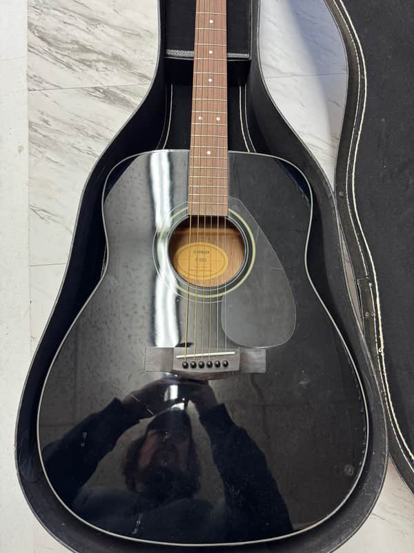 Yamaha F335-BL Dreadnought Acoustic Guitar 2010s - Black image 1