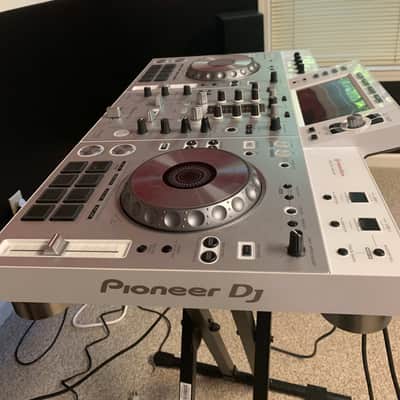 Pioneer XDJ-RX2 (WHITE) WITH MAGMA CARRY CASE 2019 | Reverb