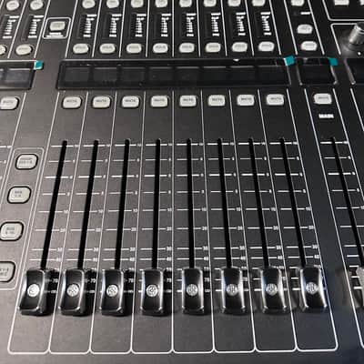 Midas M32R LIVE Digital Mixing Console w/ Large Format Touring Road Case & 32 Channel Analog Splitter image 5