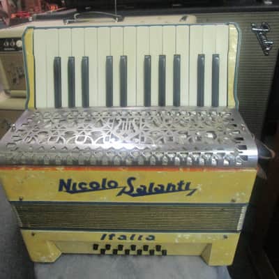 Nicolo Salanti Accordion 12 Bass 1930's RARE  Clean image 3