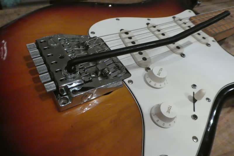 Shift 2001 / Washburn Wonderbar Answer top mount Tremolo guitar