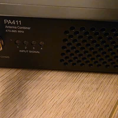 Shure PA411 Antenna Combiner with Antenna image 2