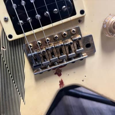 Aria Pro II XX Deluxe V Shape Yngwie Inspired added Gibson Pickup - Off white image 6