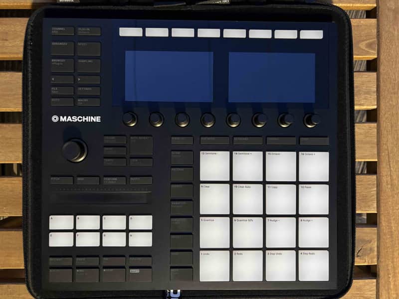 Native Instruments Maschine MKIII 2010s - Black image 1