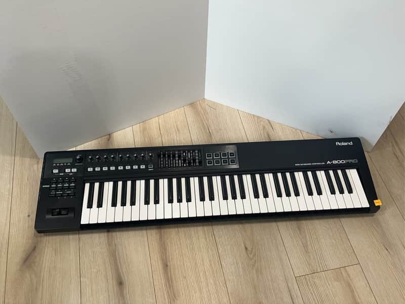 Roland A-800PRO 61-Key MIDI Keyboard Controller