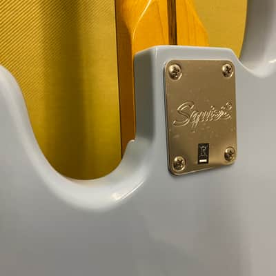037-4530-504 Squier by Fender Classic Vibe '60s Jazz Bass Daphne Blue w/ Tortoise Pickguard image 5