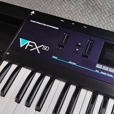 Ensoniq VFX SD + Hardcase - Music Production Synthesizer ✅RARE from ´80s-´90s✅ Professional VINTAGE Synthesizer ✅ Cleaned & Full Checked✅