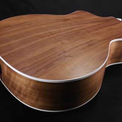 Taylor 214ce Grand Auditorium Spruce Top Mahogany Back and Sides Acoustic/Electric 330 image 5