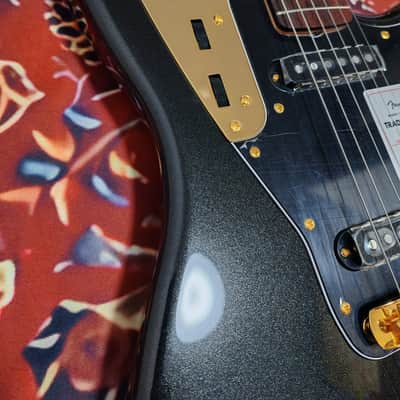 *NEW IN BOX* 2026 Fender Japan Limited Edition Traditional Collection, 60's Jaguar Black Pearl Gold with Matching Headstock, MIJ image 10