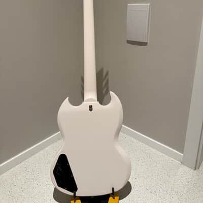 Epiphone 1961 SG Inspired by Gibson Custom Shop – Classic White – Gibson BurstBuckers – Original Hardshell Case image 9