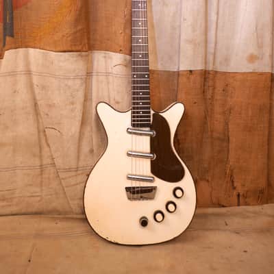 Danelectro  Deluxe Triple Shorthorn DC-3 6038 1959 White image 1