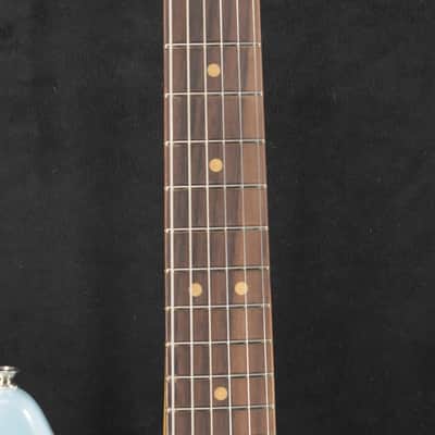 Fender Vintera III Mid '60s Mustang Sonic Blue Rosewood Fingerboard image 4