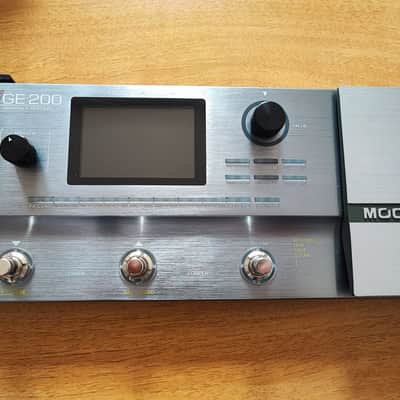 Mooer GE-200 Guitar Multi-Effects Unit including Pedal carrying bag image 2